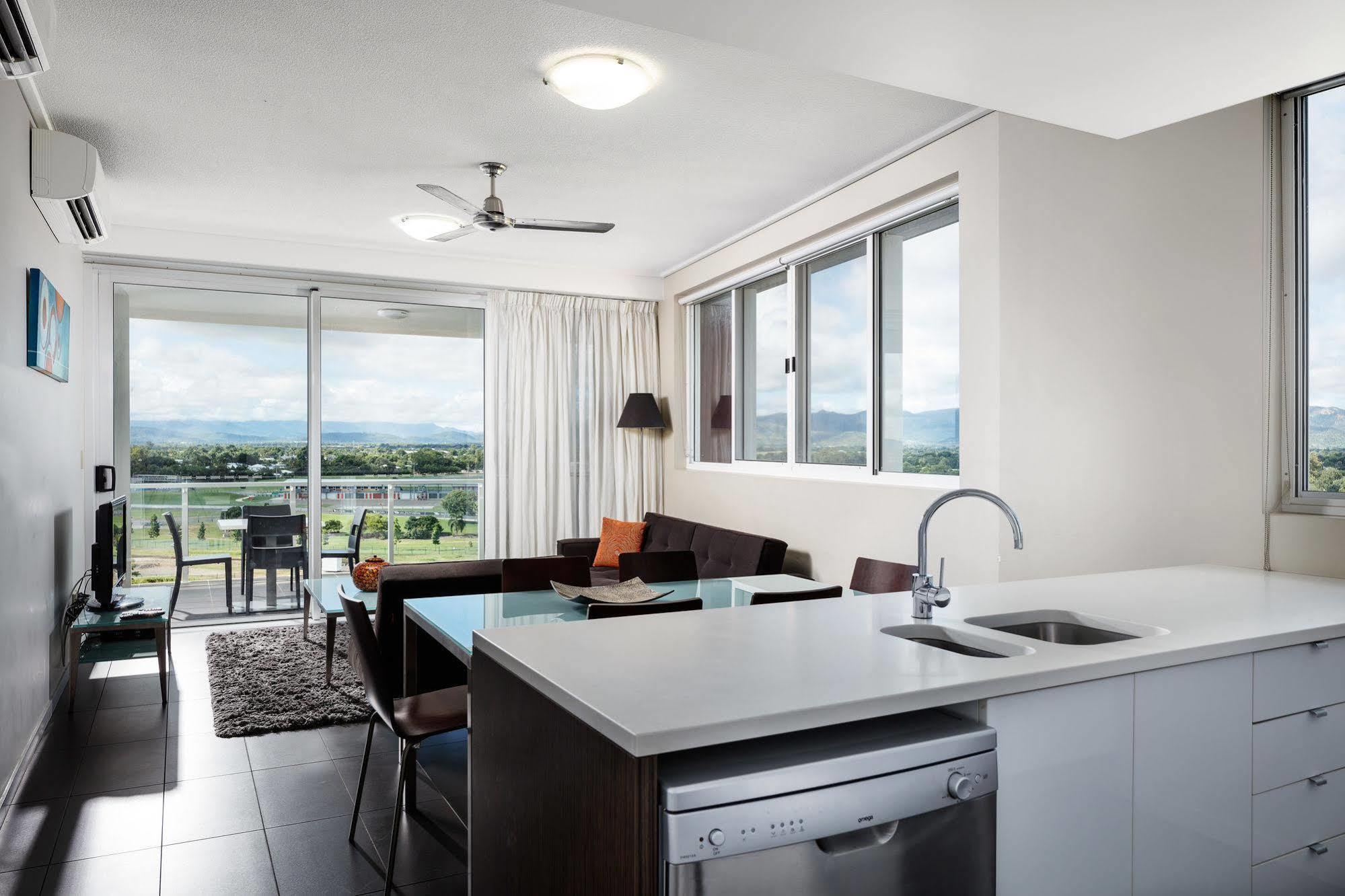 Central Holborn Apartments Townsville Exterior foto